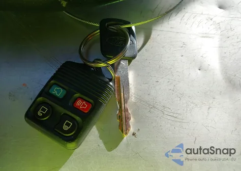 2011 Ford Crown Victoria Police Interceptor z USA, uszkodzony, nr VIN 2FABP7BV2BX167329